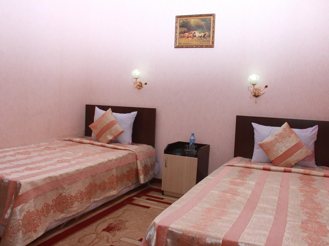 Ratmina Hotel主图