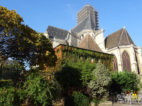 圣杰维圣波蝶教堂-巴黎必去景点