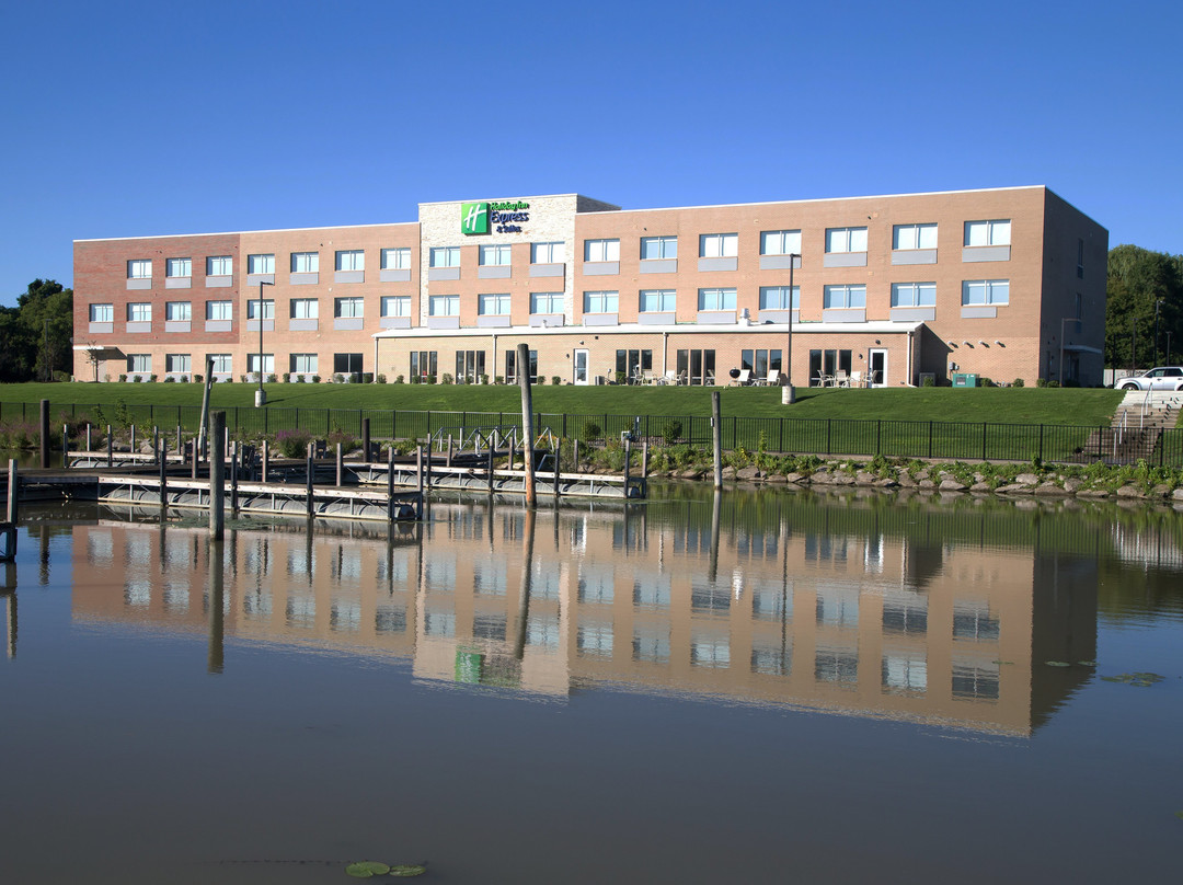 Holiday Inn Express & Suites Port Huron By IHG主图