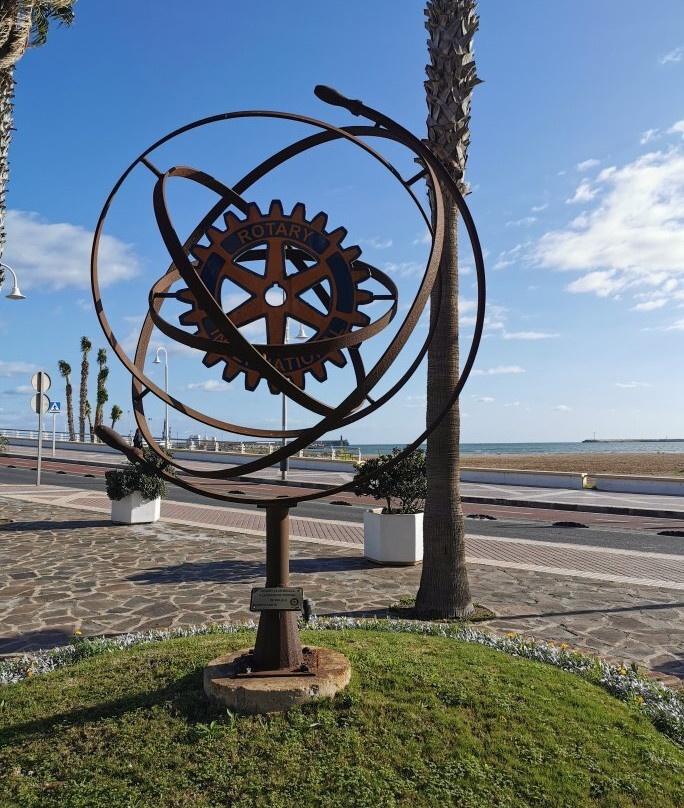 Escultura Rotary Club Melilla景点图片