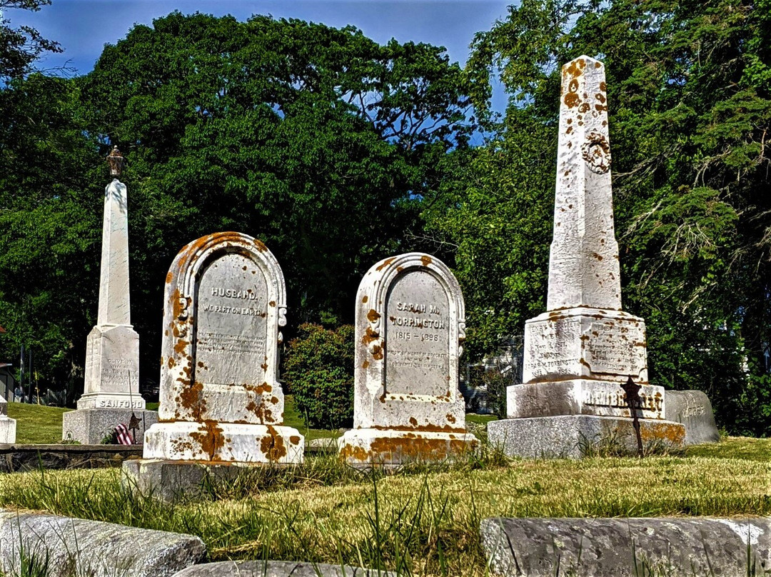Brackett Memorial Cemetery景点图片