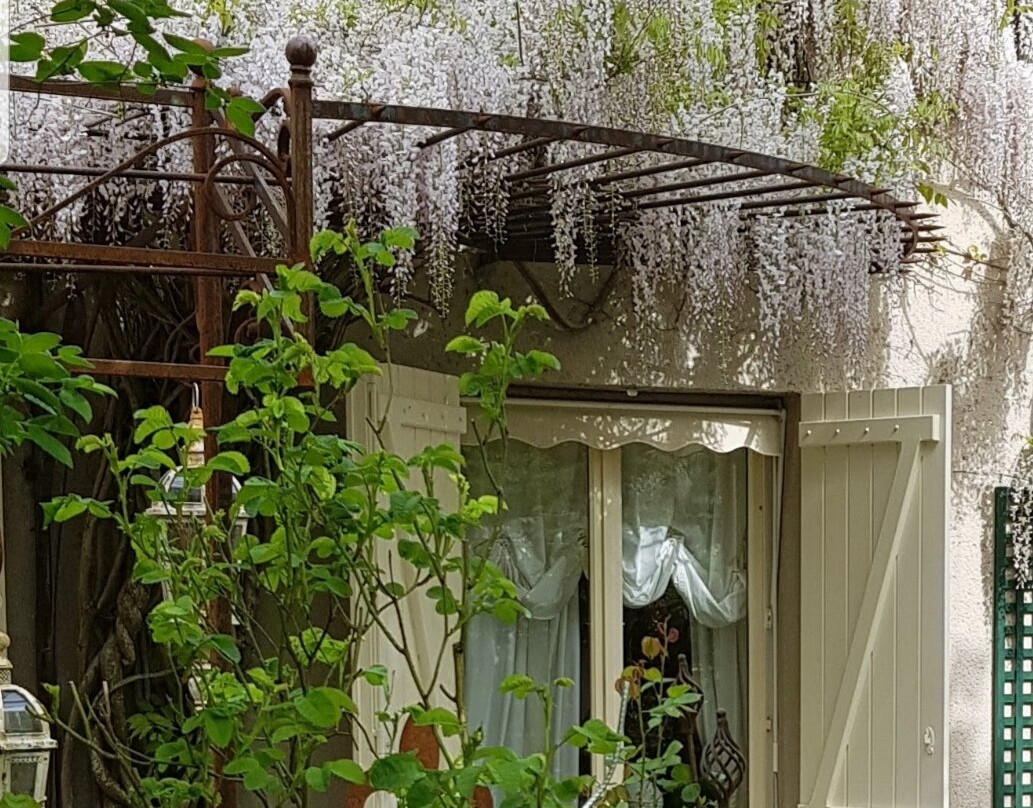 Saint-Gervais-la-Foret酒店住宿-Chambres D'hôtes Jardin D'Ivoire