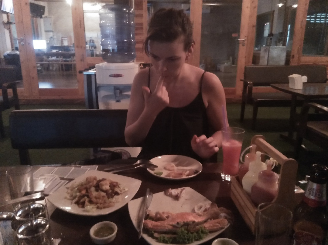 Check In and Chill Out主图