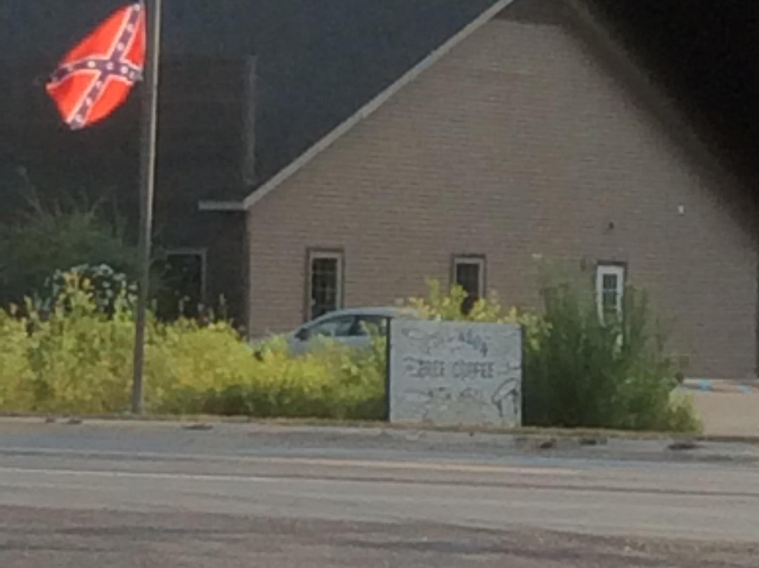 Twin Lake餐馆和美食-Full Moon Diner and Saloon