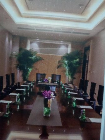 武汉世茂希尔顿酒店主图