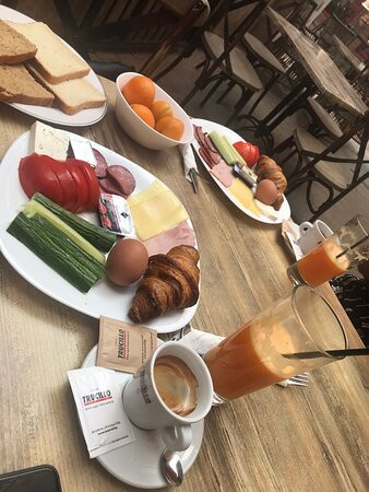 8 1/2 Art Guest House主图