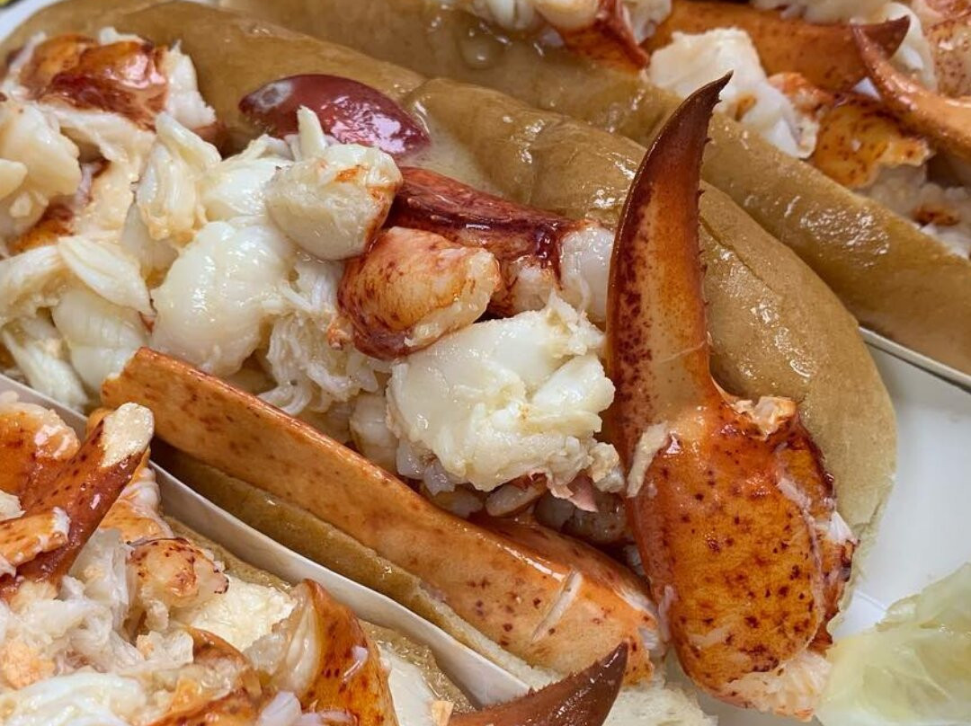 Liv's Dockside Grill