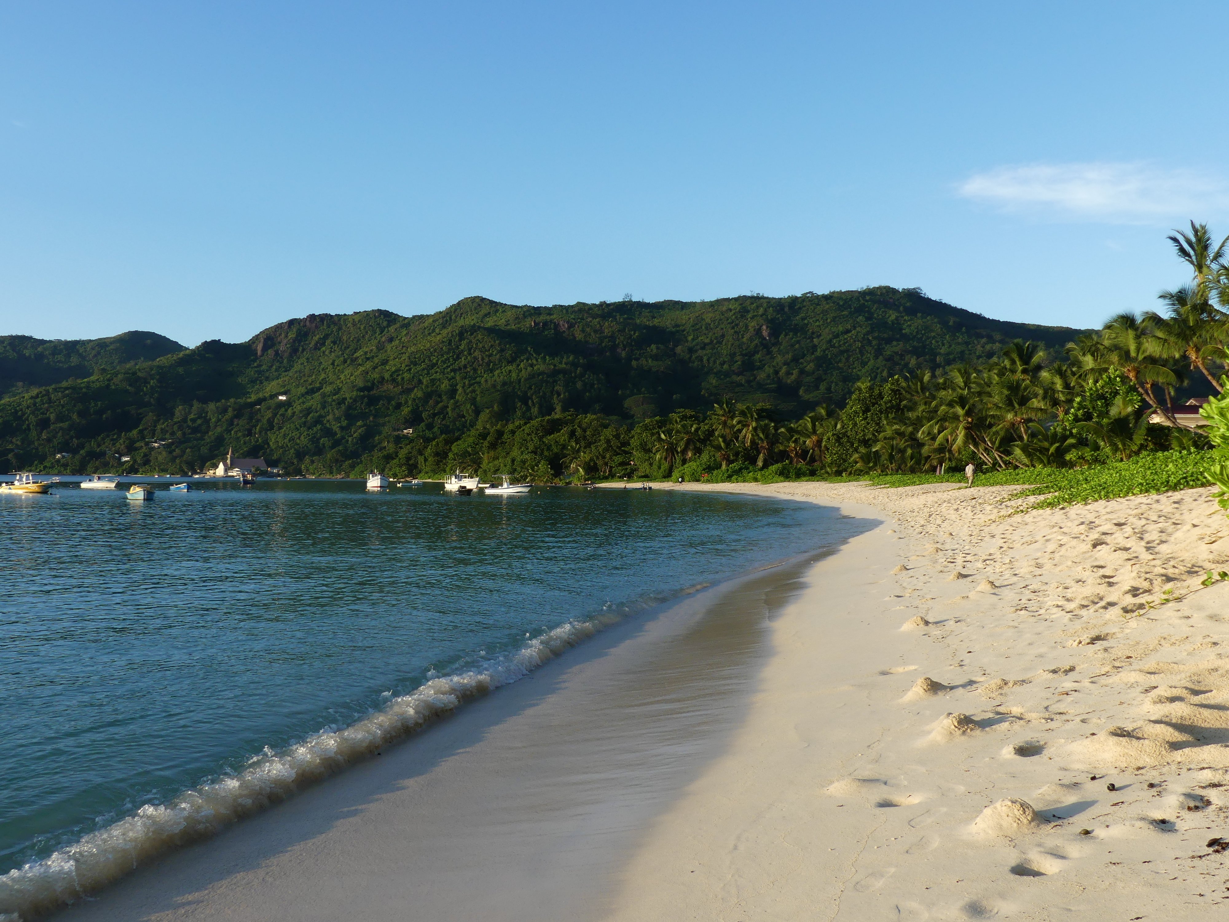 Pied Dans L'eau Holiday Apartments-泳池