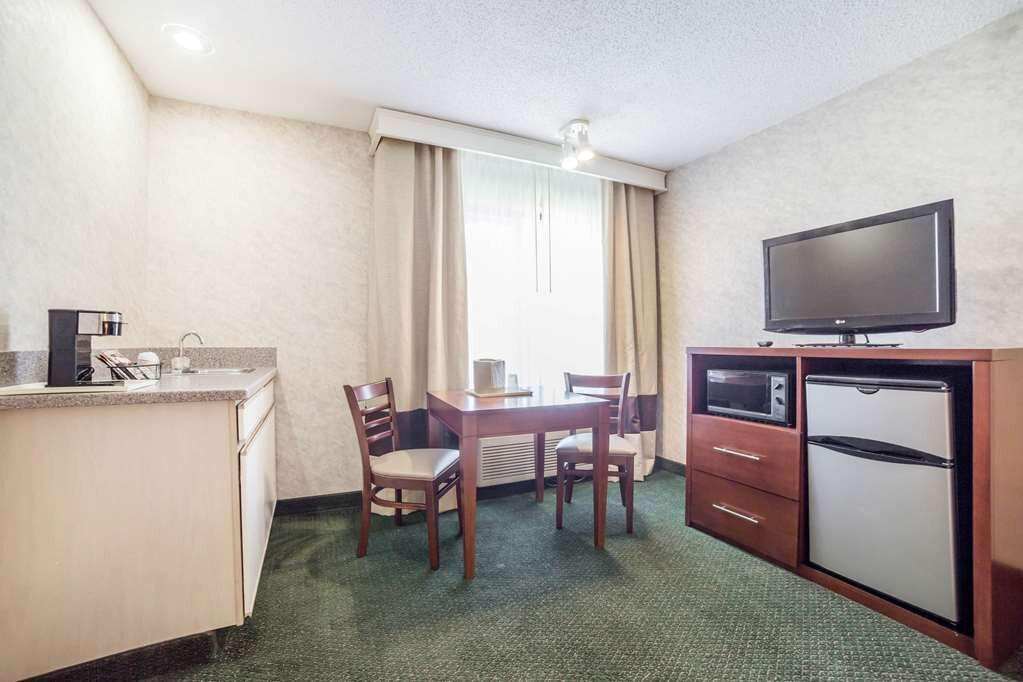 Yellowstone River Inn & Suites主图