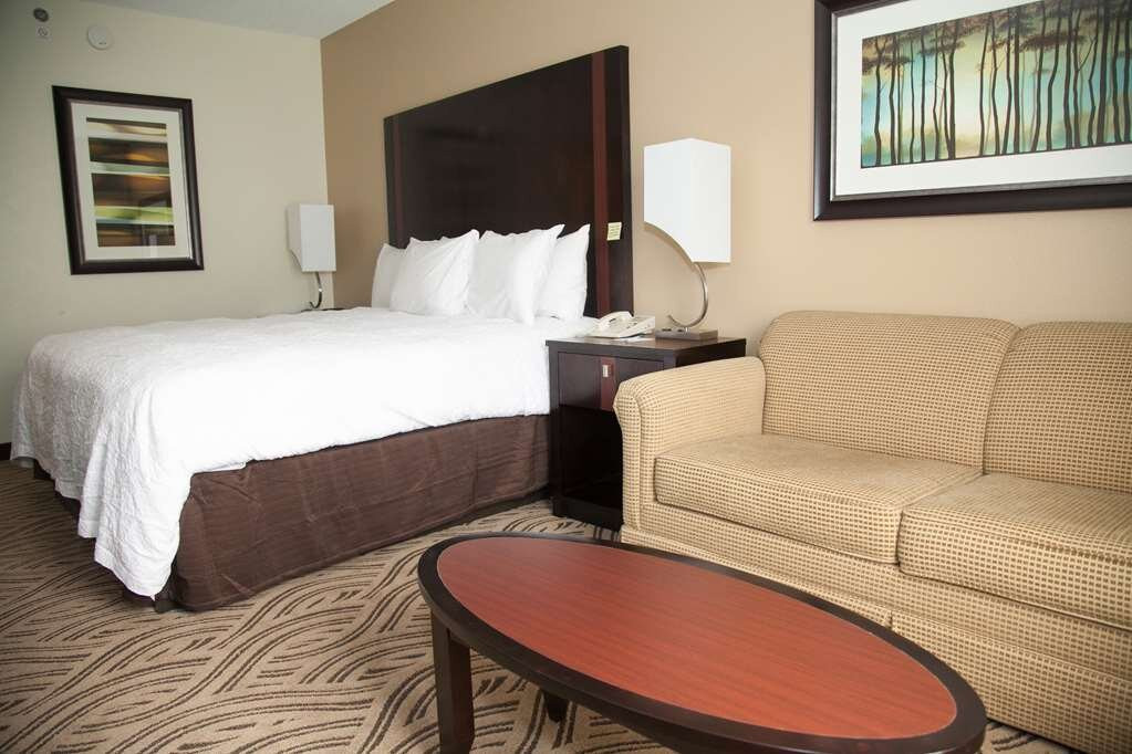 Hampton Inn & Suites Alpharetta主图