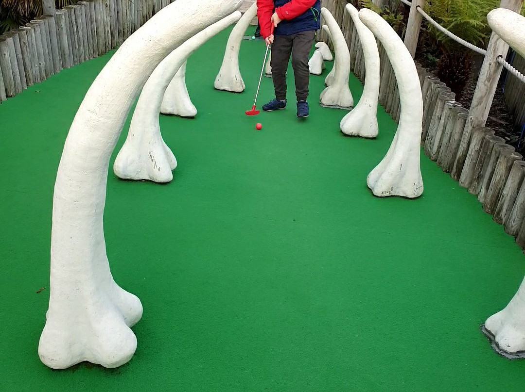 Lost World Adventure Golf景点图片