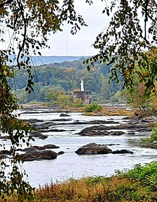 Dauphin Narrows Statue of Liberty景点图片