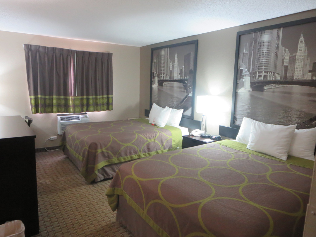 Super 8 by Wyndham Mundelein / Libertyville Area主图