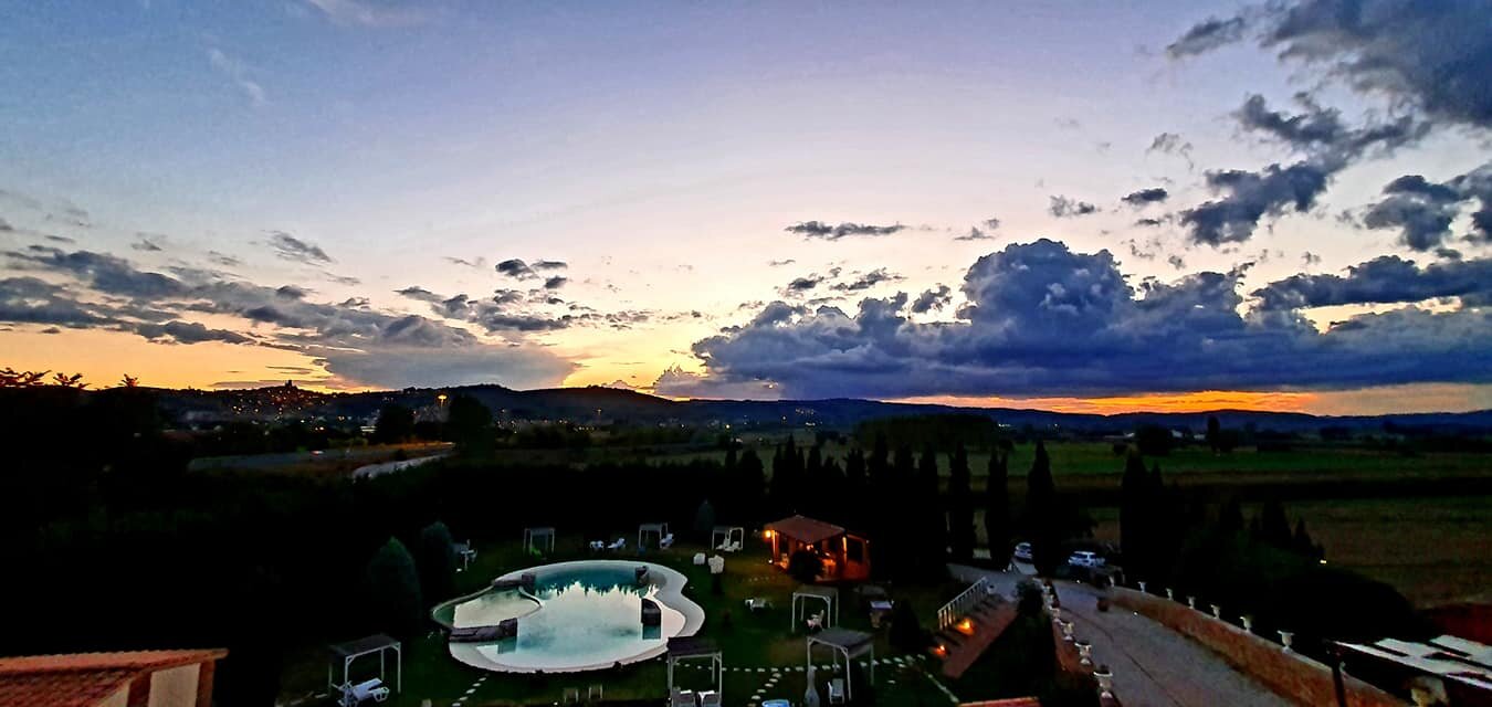 B&B- Residence Castle La Pia Dama-泳池