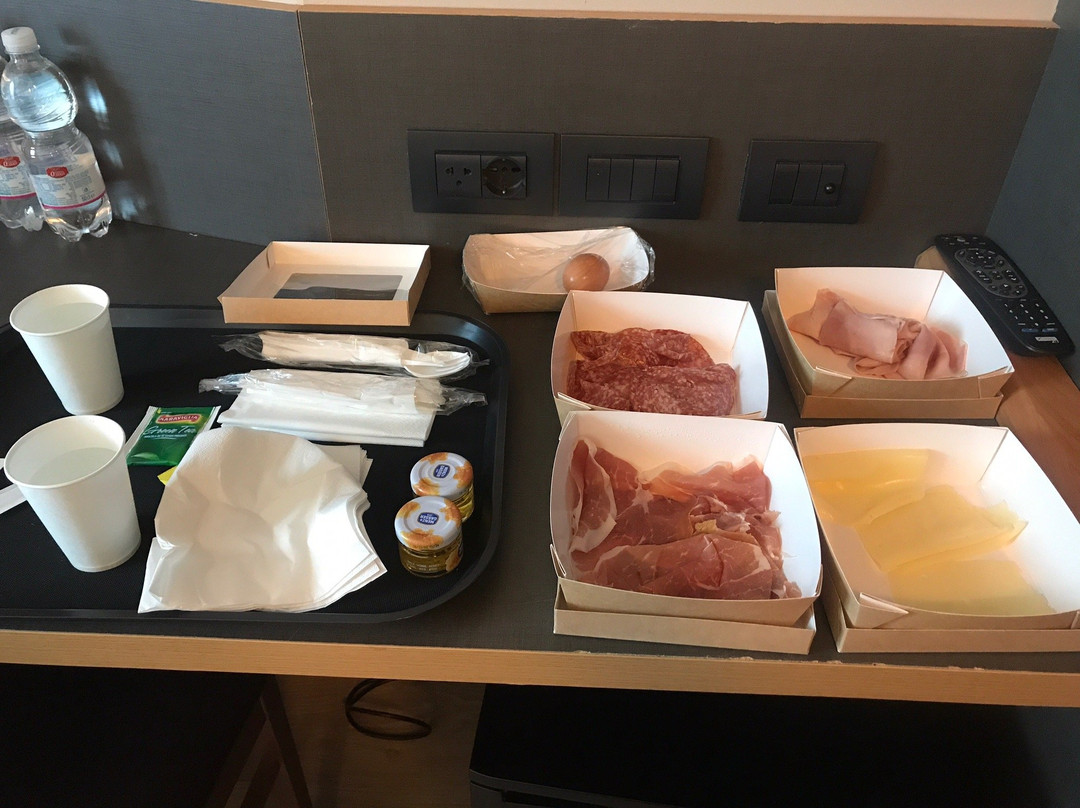 拉皮斯塔酒店主图