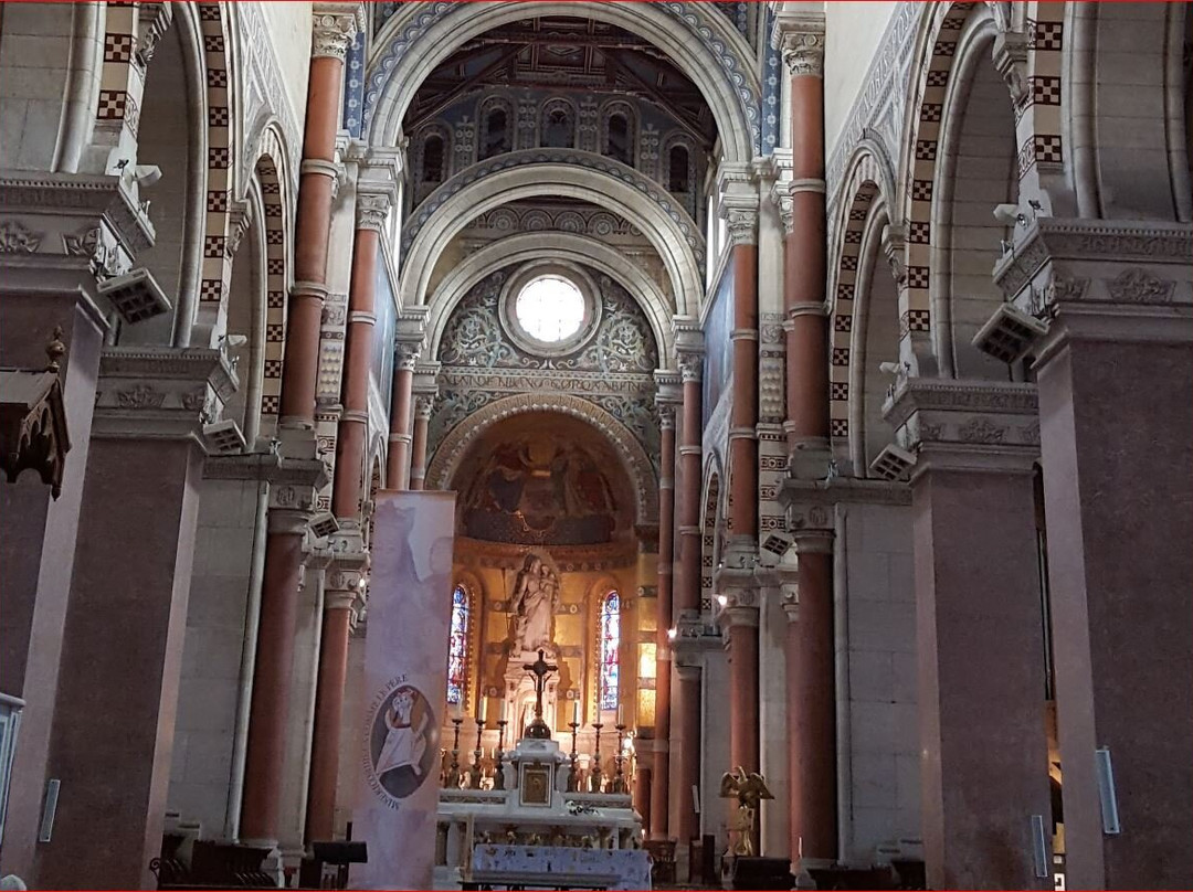 Basilique Notre-Dame de Brebières景点图片
