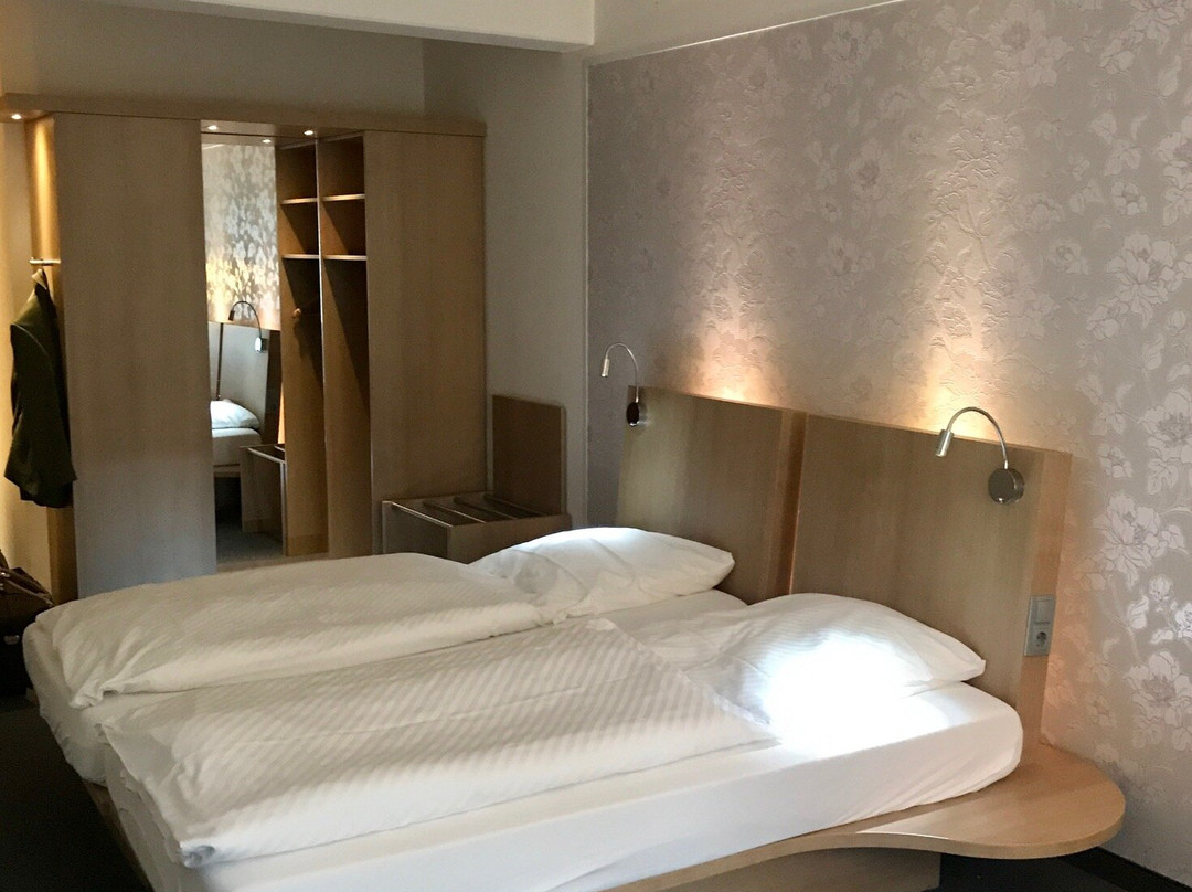 Tholes Am Allerpark Verden主图