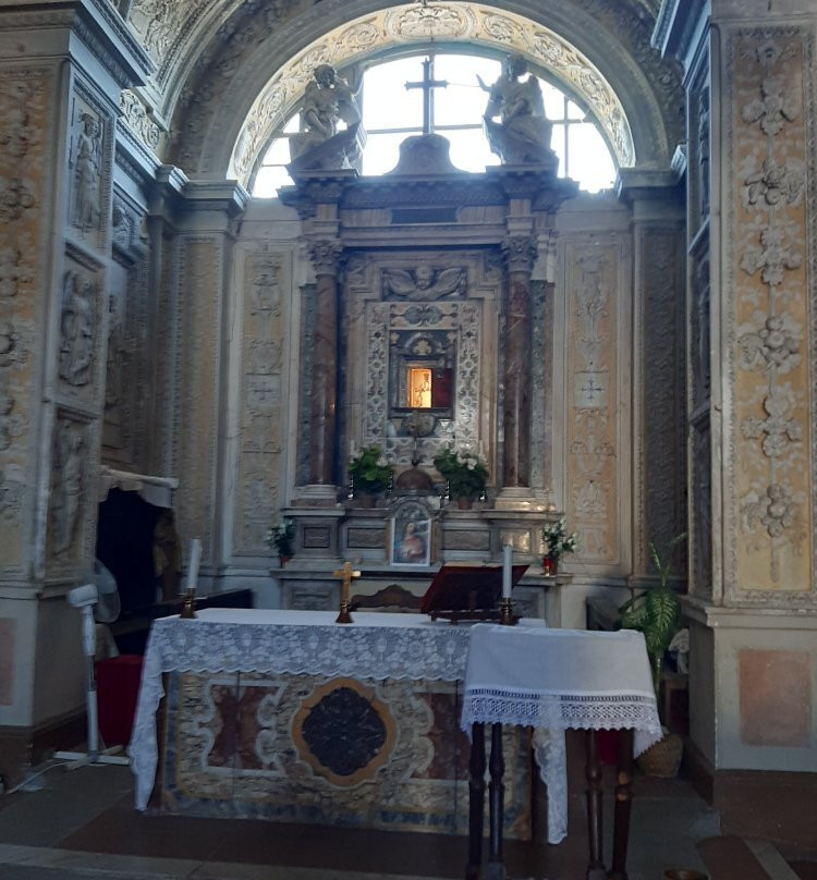 Chiesa del Santissimo Nome di Gesù-Calcata必去景点