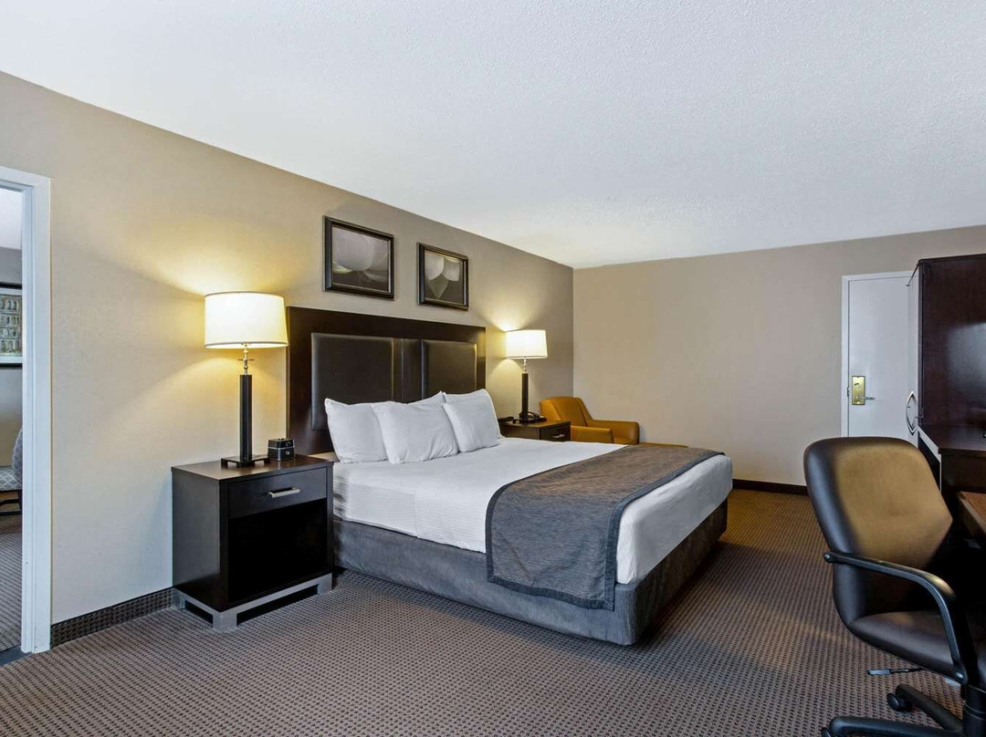 曼彻斯特拉昆塔套房酒店主图