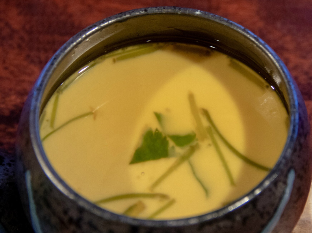 汤本羽酒店主图