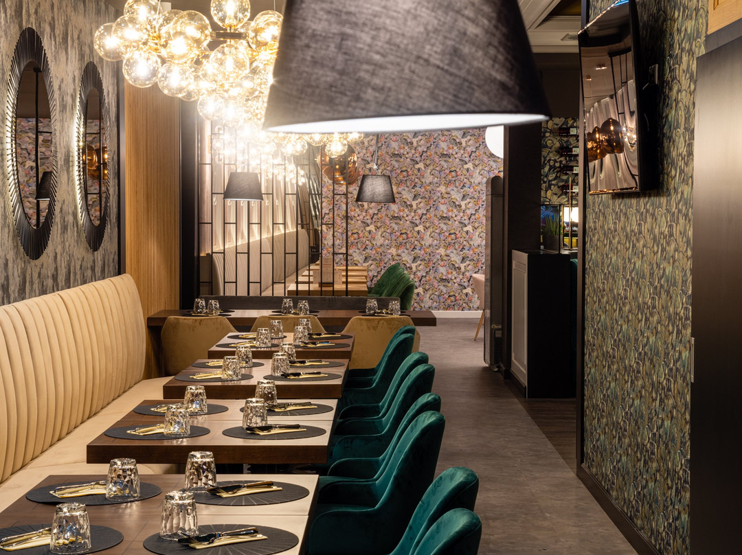 Next Bistro & Cafe