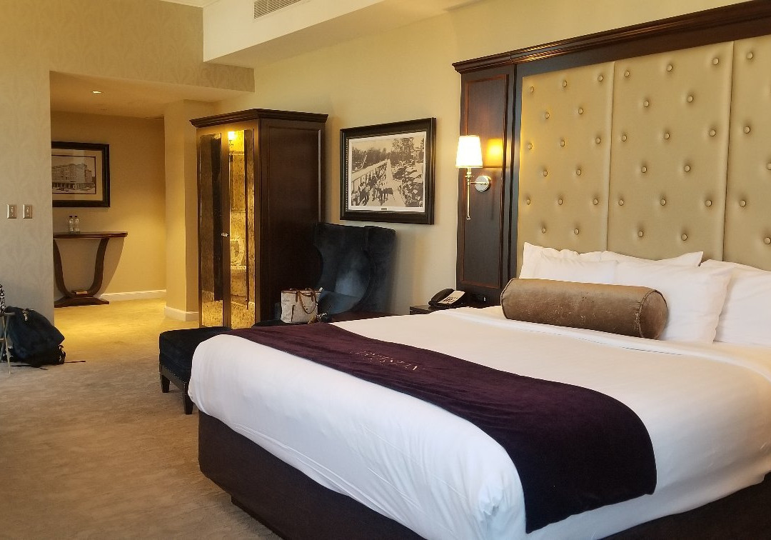 The Artesian Hotel, Casino & Spa主图