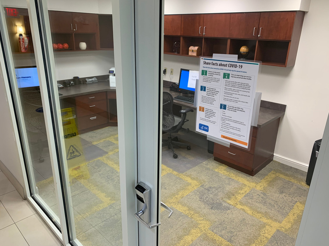 克拉克斯堡希尔顿花园酒店主图