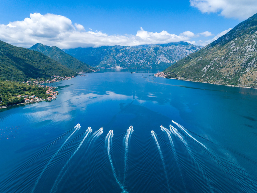 Montenegro Speedboat And Submarine景点图片