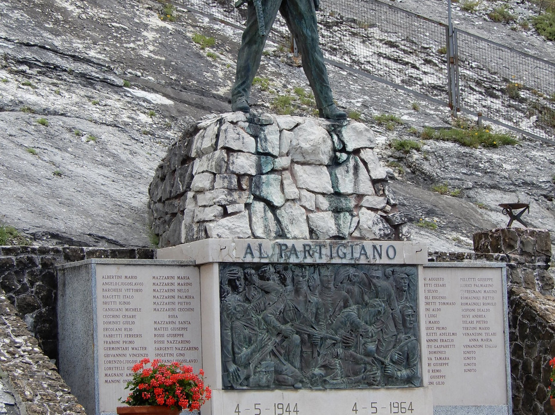 Monumento al Partigiano-Arcevia必去景点