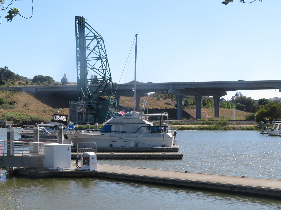Marina and Turning Basin-佩塔卢马必去景点