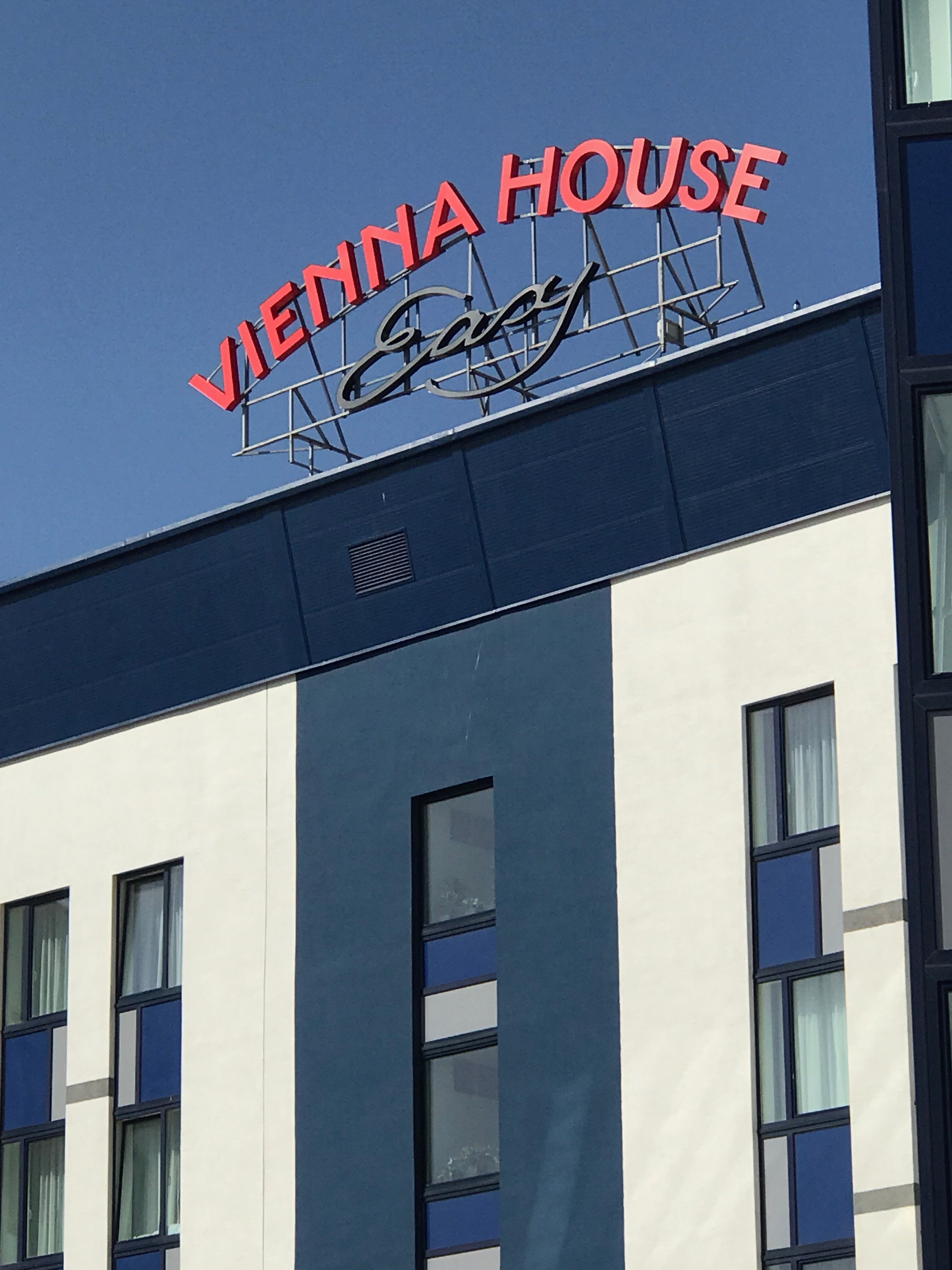 Vienna House Easy by Wyndham Bratislava-portrait