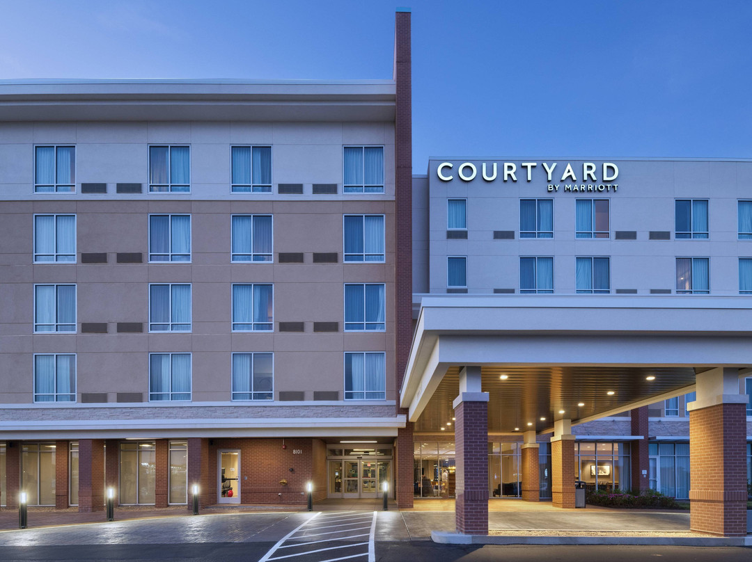Courtyard St. Louis Brentwood主图