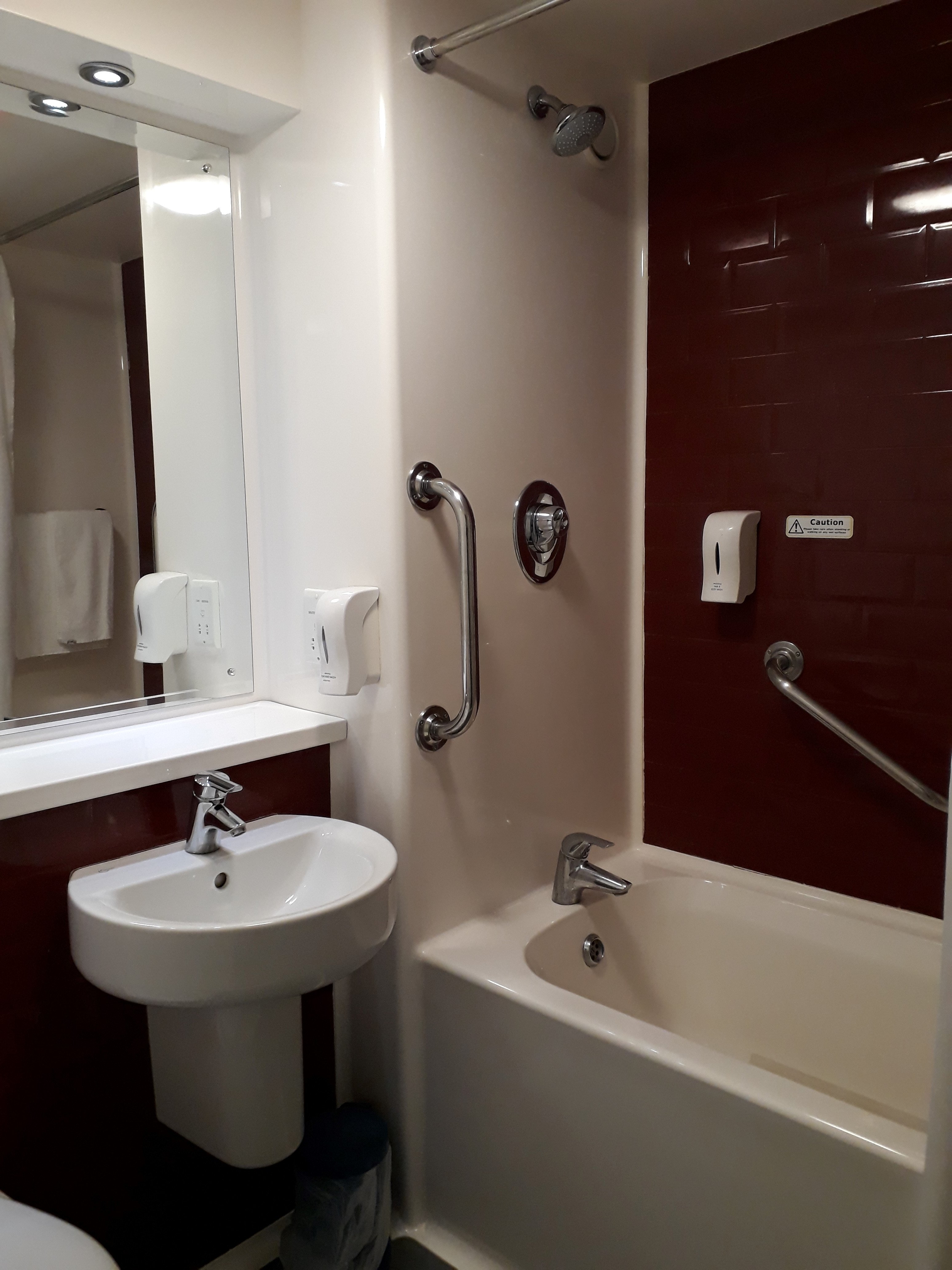 Travelodge Aylesbury-浴室