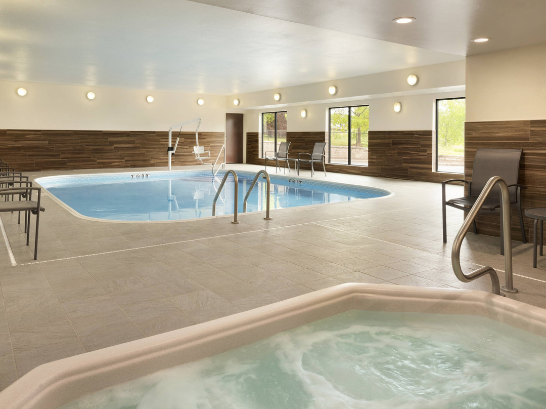 曼切斯特哈特佛德费尔菲尔斯客栈&套房酒店主图