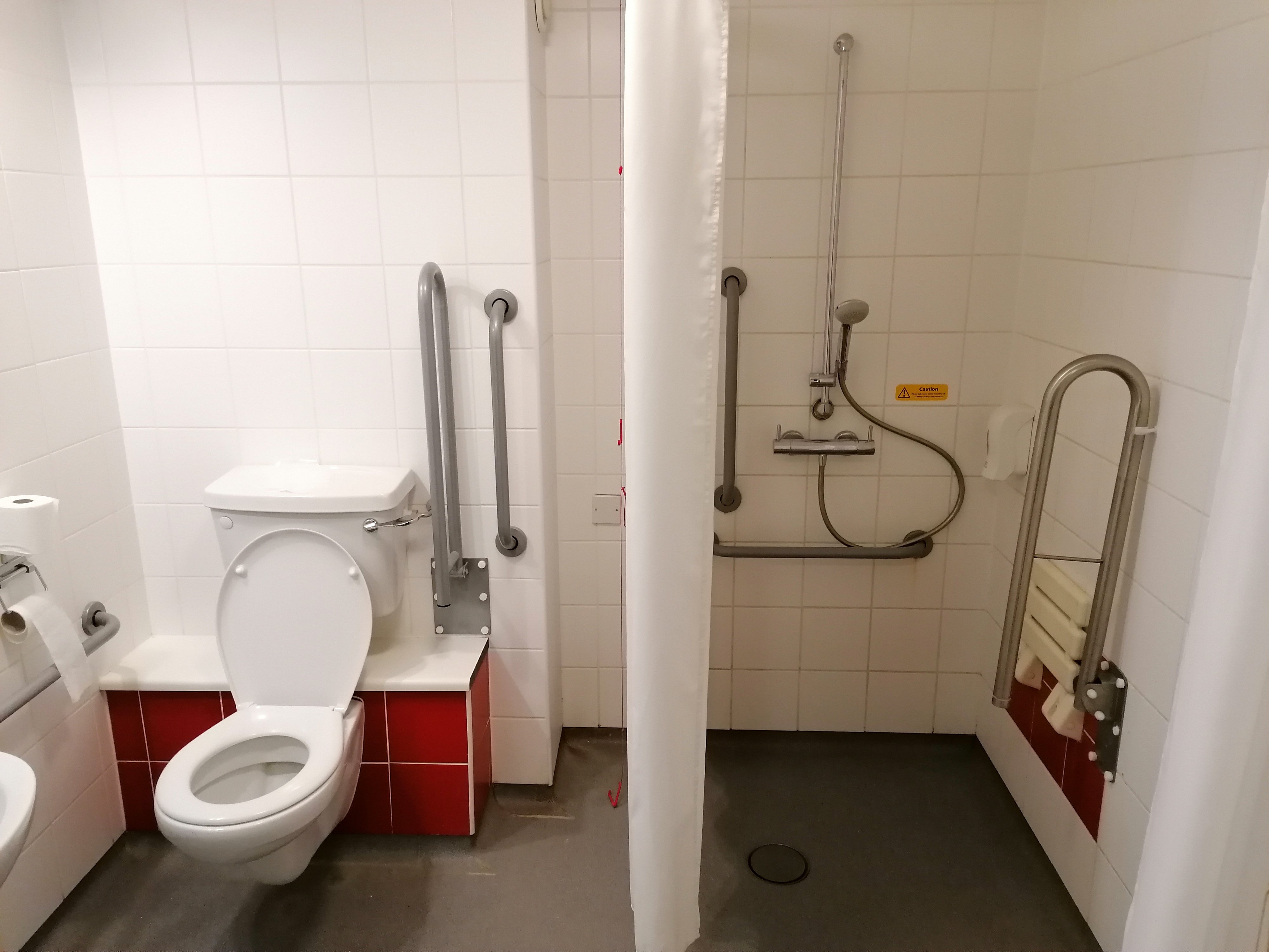 Travelodge Stafford Central Hotel-浴室