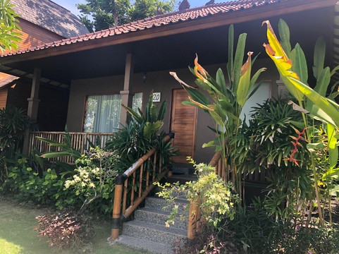 巴厘岛蓝宝海景别墅主图