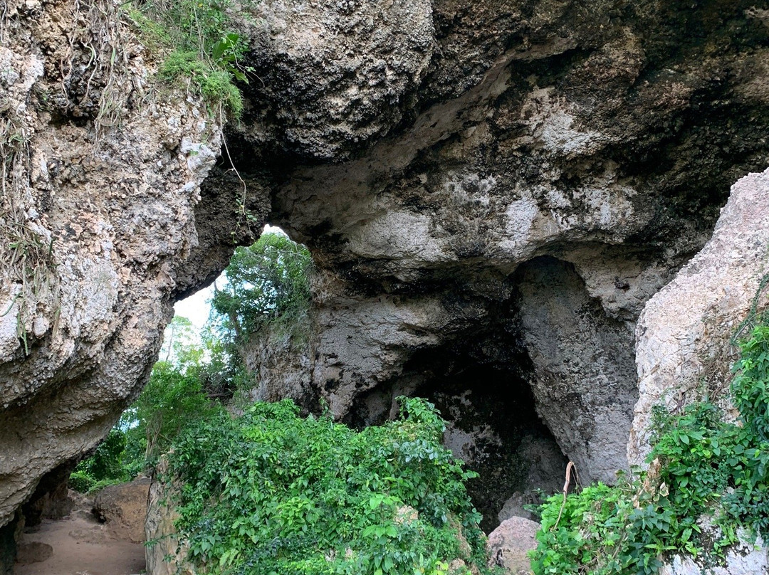 Monumento Historico Cueva Maria de La Cruz景点图片