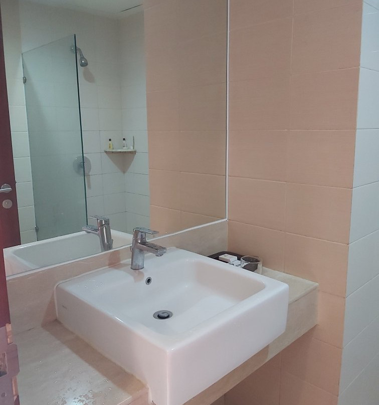 Lombok Plaza Hotel & Convention主图