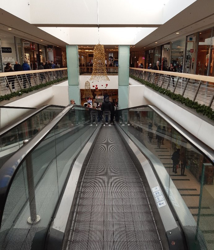 Romaest Shopping Center景点图片