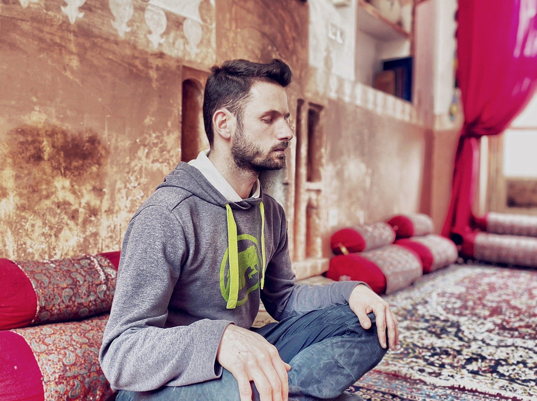 Ateshooni Guesthouse主图