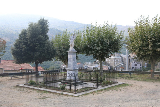 Monument aux Morts-Murato必去景点