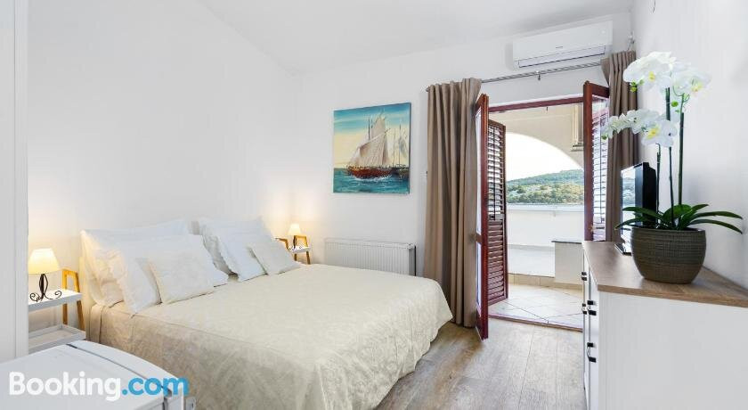 Black Pearl Suites