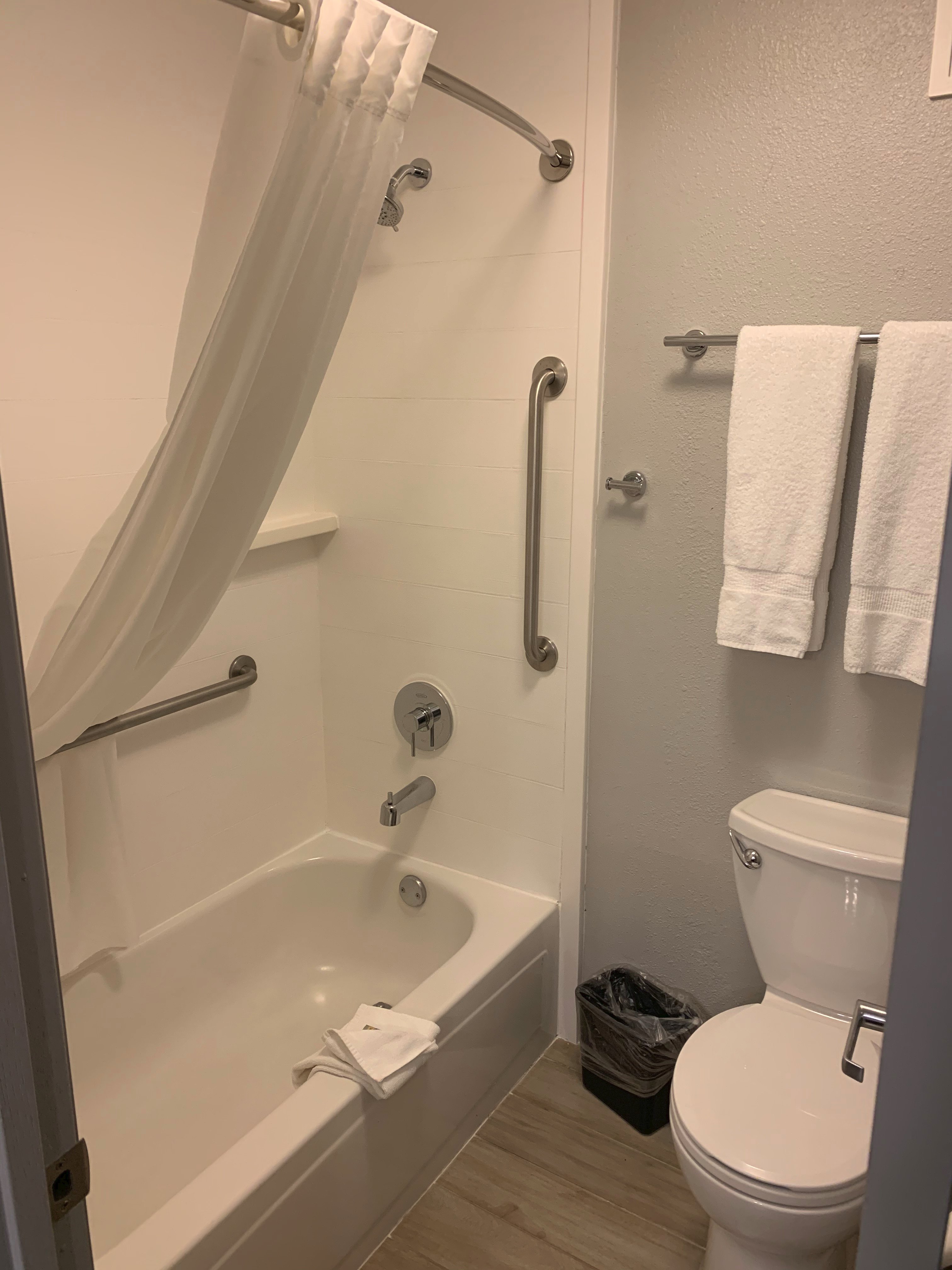 Best Western Mcminnville Inn-浴室