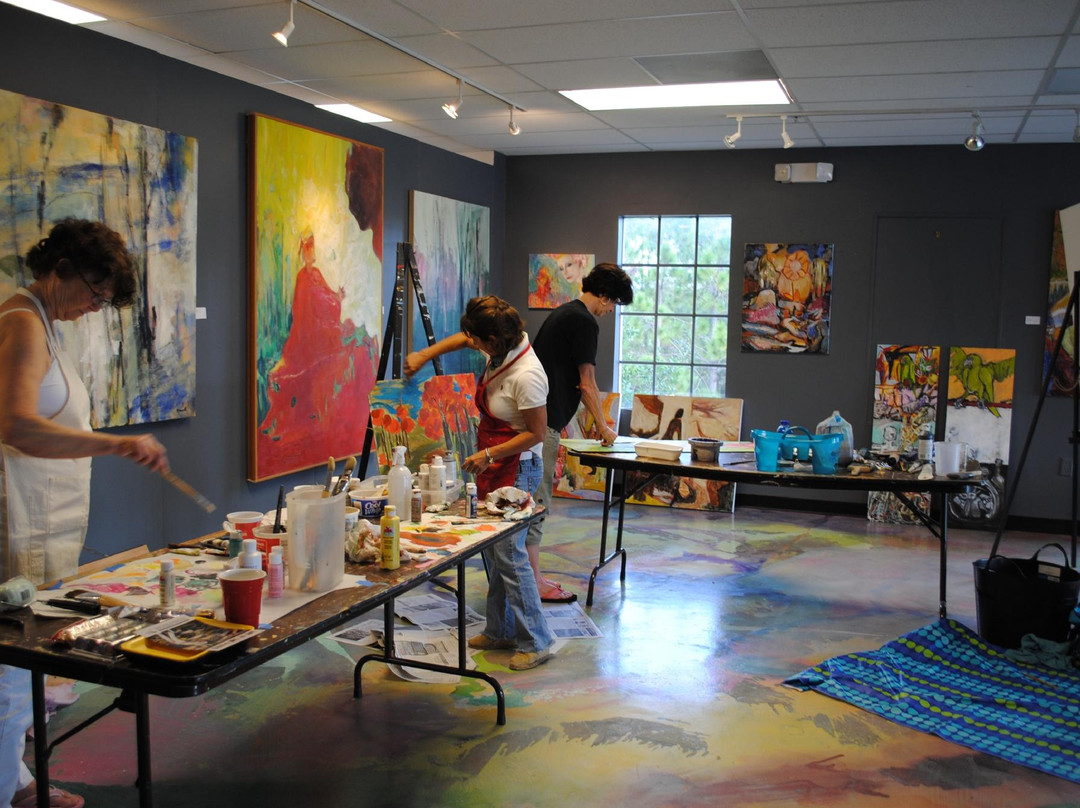 Hollingsworth Gallery-棕榈海岸必去景点