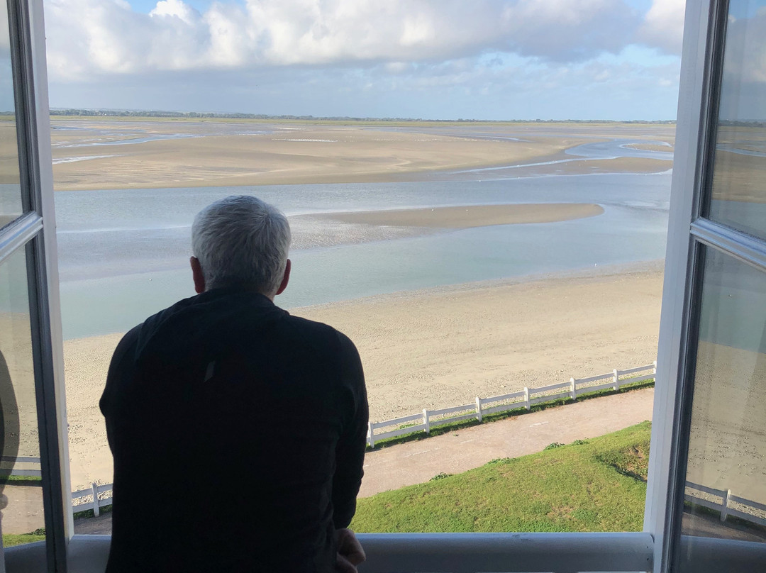 托莱斯餐厅酒店主图