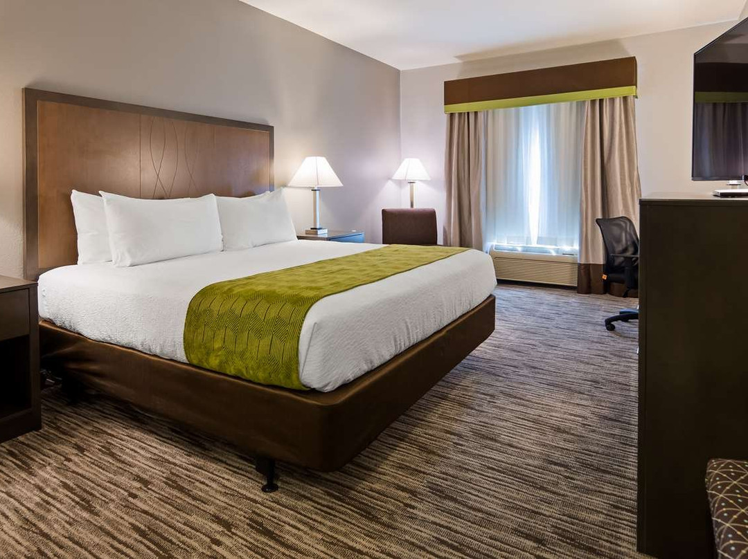 Best Western Plus Liberal Hotel & Suites主图