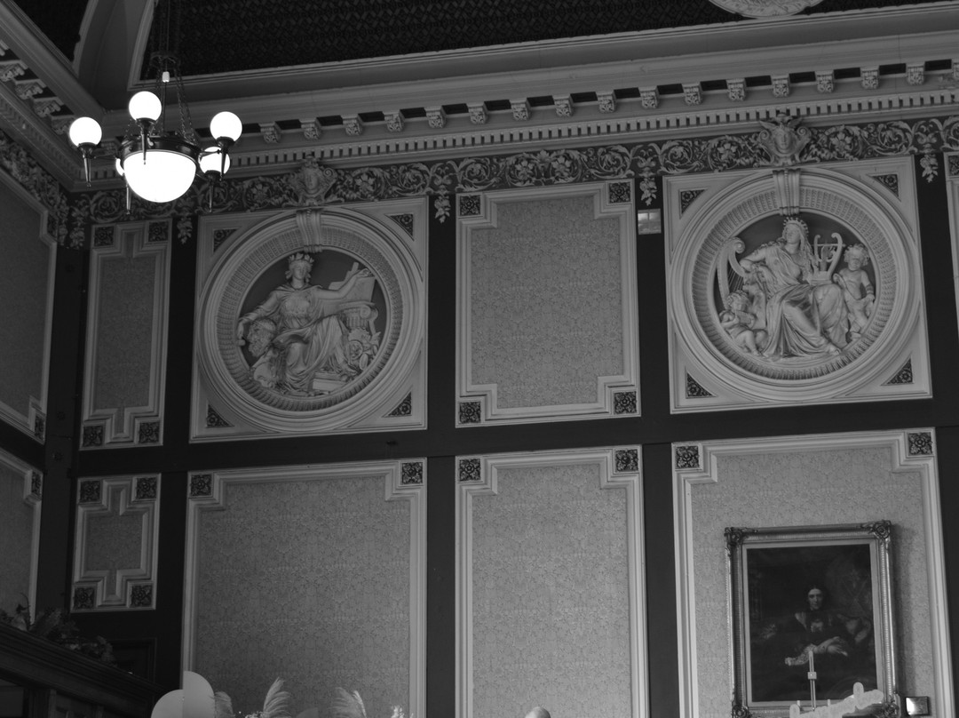 Todmorden Town Hall景点图片