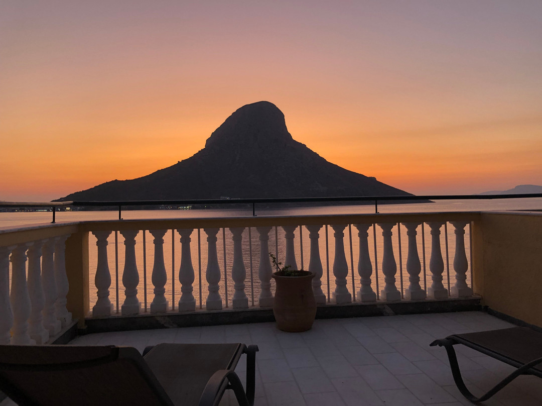 Elena Apartments主图