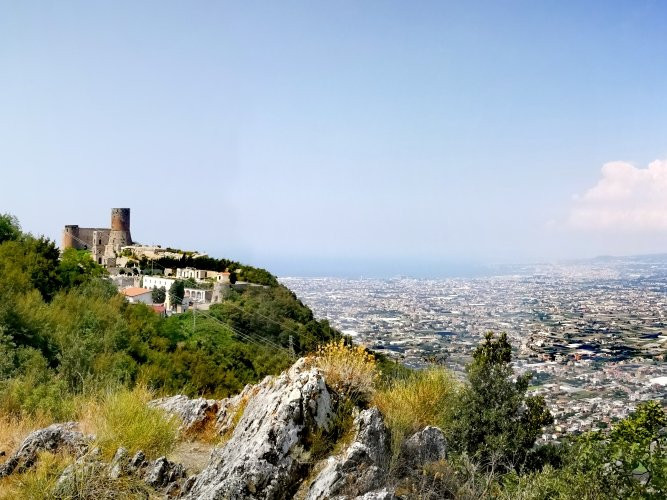 Il sentiero del Castello di Lettere-Lettere必去景点