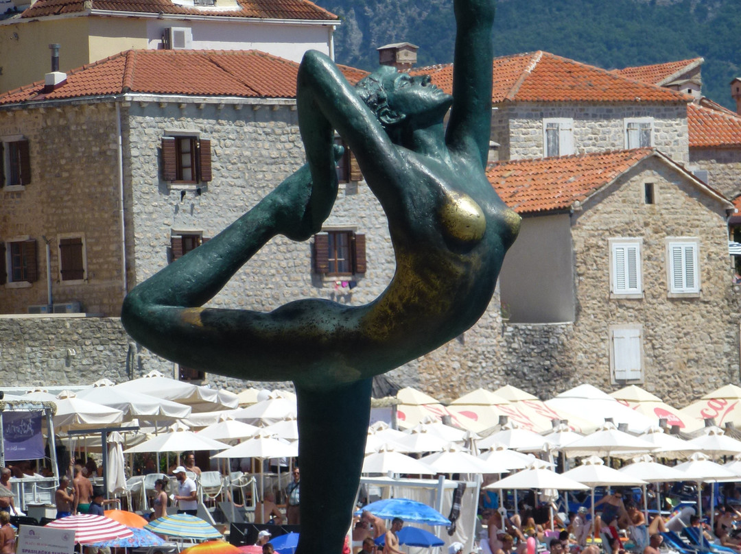 Budva Dancing girl-布德瓦必去景点